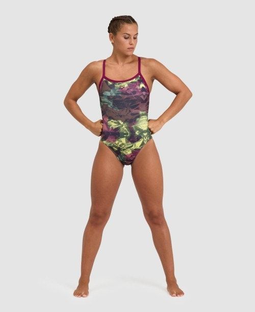 Arena Hero Camo Challenge Back One Piece Red / Red | 183742-ZPR